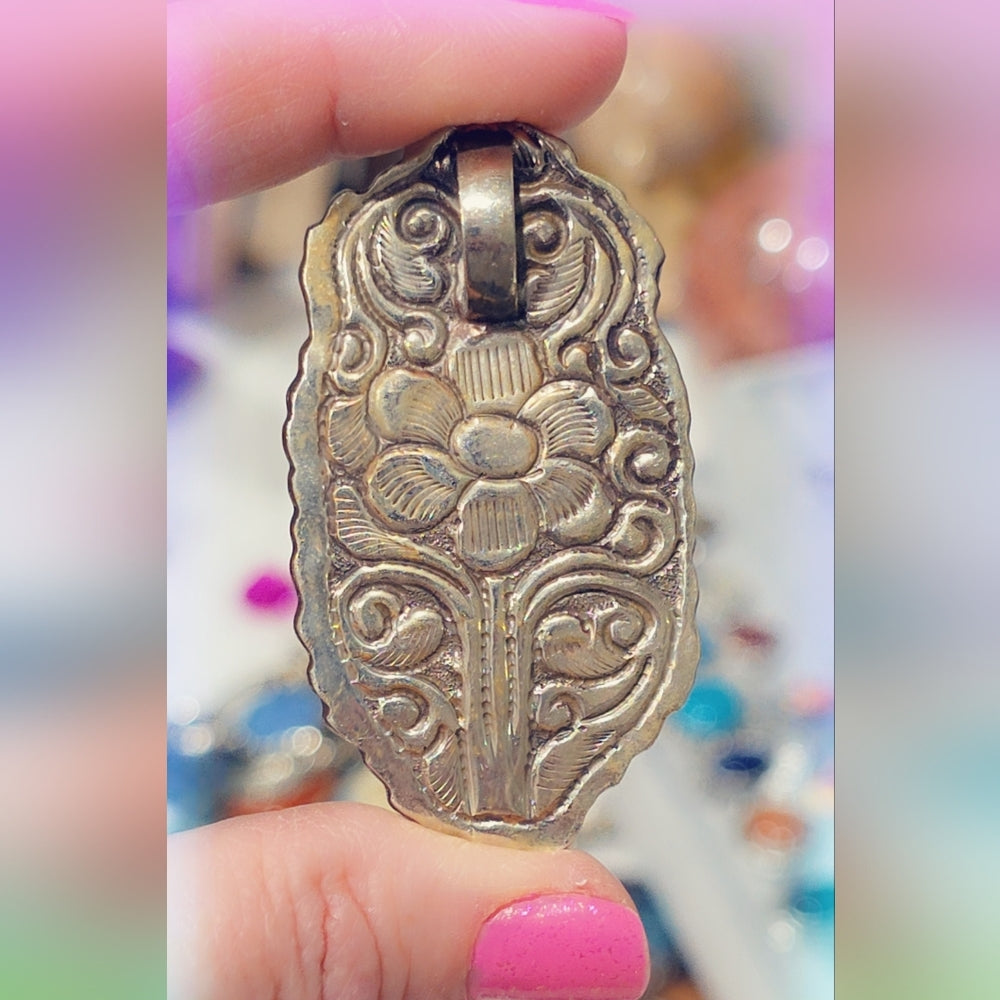 Pink Conch Carved Handcrafted Tibetan Pendant