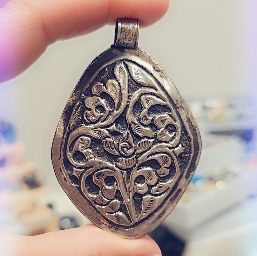 Fuschia Shell Tibetan Pendant