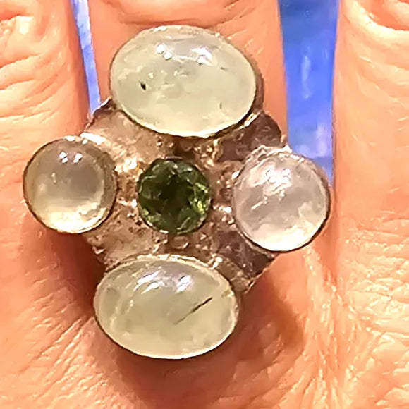 Vintage Sterling Silver Carved Prenite & Peridot Gemstone Ring